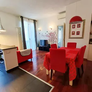 https://the-red-suite-in-florence.it-tuscanyhotel.com