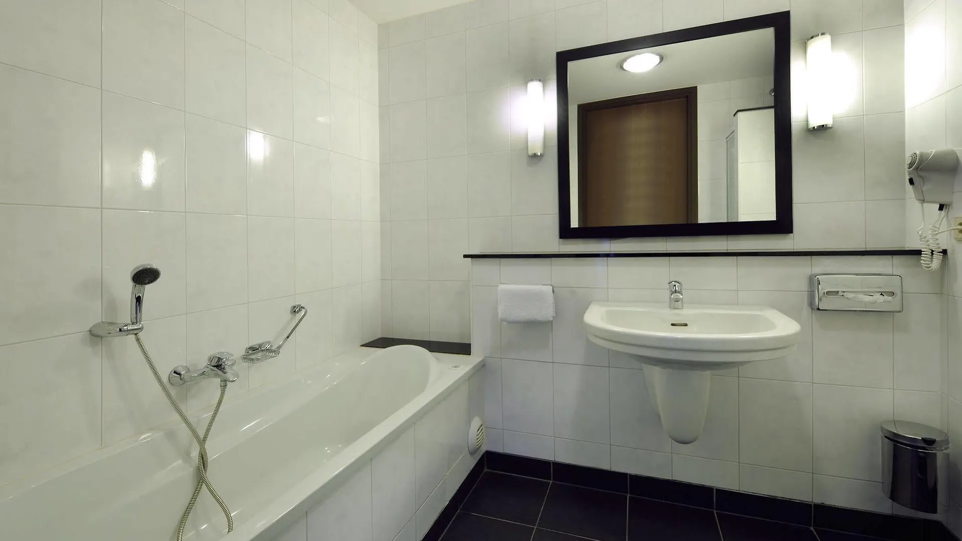 Van Der Valk Hotel Эйндховен